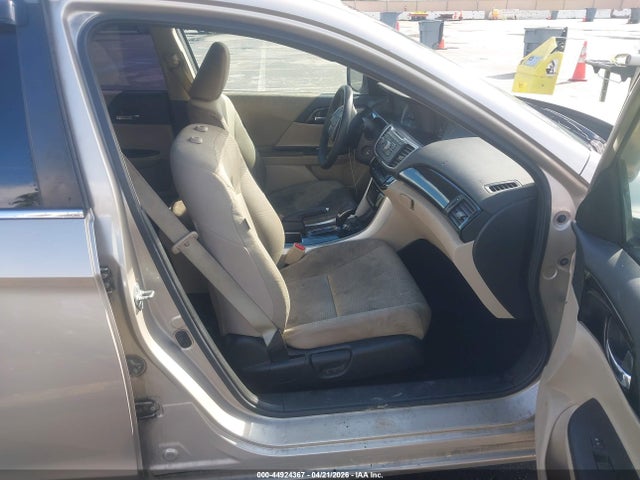 Продажа на аукционе авто 2017 Honda Accord Lx, vin: 1HGCR2F35HA177327, номер лота: 44924367