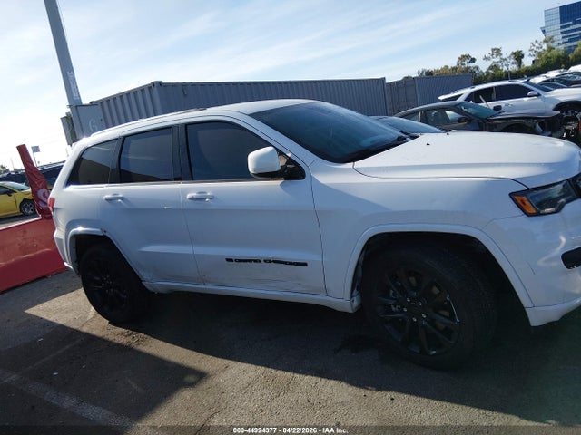 Продажа на аукционе авто 2022 Jeep Grand Cherokee Wk Laredo X 4x4, vin: 1C4RJFAG8NC150415, номер лота: 44924377