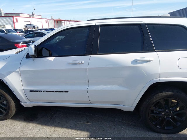 Продажа на аукционе авто 2022 Jeep Grand Cherokee Wk Laredo X 4x4, vin: 1C4RJFAG8NC150415, номер лота: 44924377