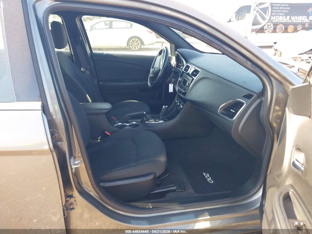 Продаж на аукціоні авто 2012 Chrysler 200 Touring, vin: 1C3CCBBB6CN174133, номер лоту: 44924445
