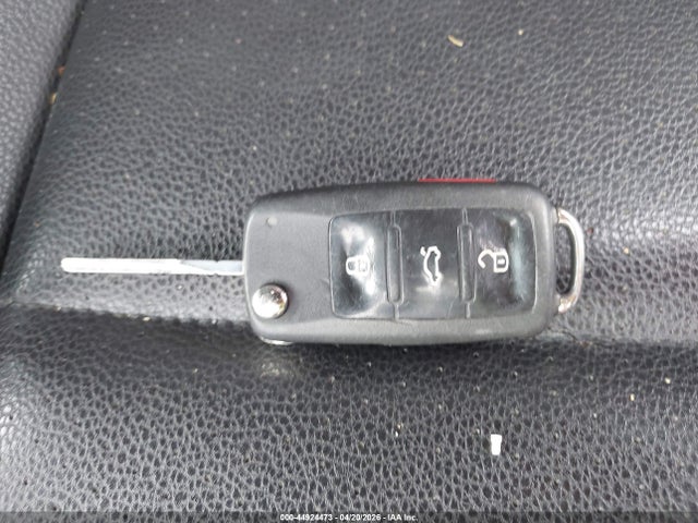 2011 Volkswagen Tiguan Se მანქანა იყიდება აუქციონზე, vin: WVGBV7AX8BW531263, აუქციონის ნომერი: 44924473