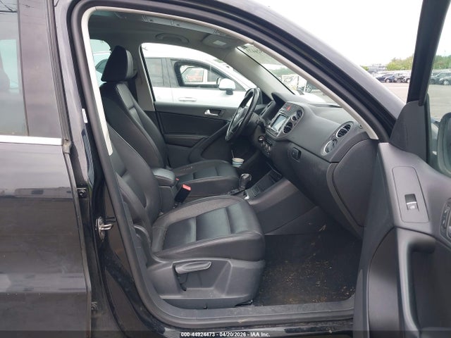 2011 Volkswagen Tiguan Se მანქანა იყიდება აუქციონზე, vin: WVGBV7AX8BW531263, აუქციონის ნომერი: 44924473