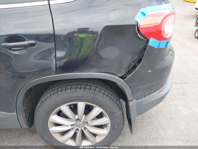 2011 Volkswagen Tiguan Se მანქანა იყიდება აუქციონზე, vin: WVGBV7AX8BW531263, აუქციონის ნომერი: 44924473