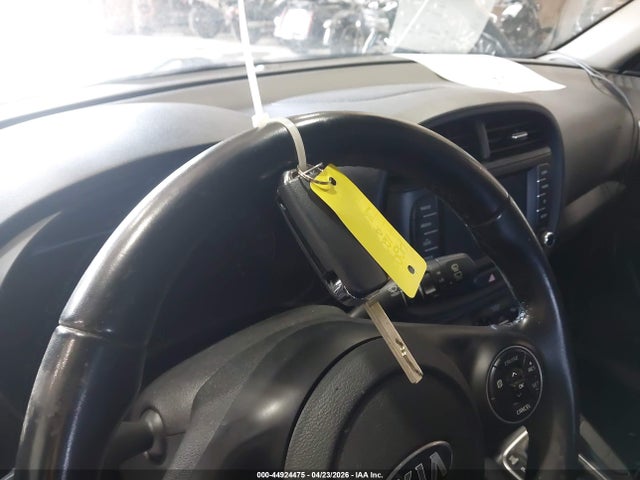2021 Kia Soul Gt-line მანქანა იყიდება აუქციონზე, vin: KNDJ63AU0M7739470, აუქციონის ნომერი: 44924475