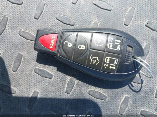 44924492 :رقم المزاد ، 2A8HR64XX9R680715 vin ، 2009 Chrysler Town & Country Limited مزاد بيع