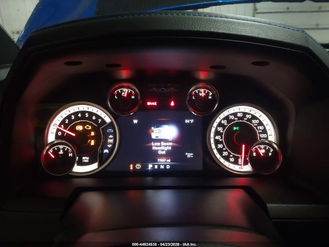 44924538 :رقم المزاد ، 1C6RR7MT2JS194182 vin ، 2018 Ram 1500 Sport  4x4 5'7 Box مزاد بيع