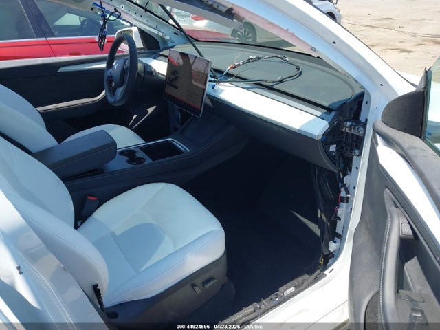 Продаж на аукціоні авто 2025 Tesla Model Y Long Range Dual Motor Rear-wheel Drive, vin: 7SAYGDED4SA355257, номер лоту: 44924596