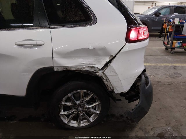 Продаж на аукціоні авто 2016 Jeep Cherokee Latitude, vin: 1C4PJMCS4GW254947, номер лоту: 44924599