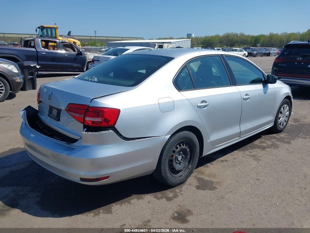 Продаж на аукціоні авто 2015 Volkswagen Jetta 2.0l S, vin: 3VW2K7AJ5FM412811, номер лоту: 44924601