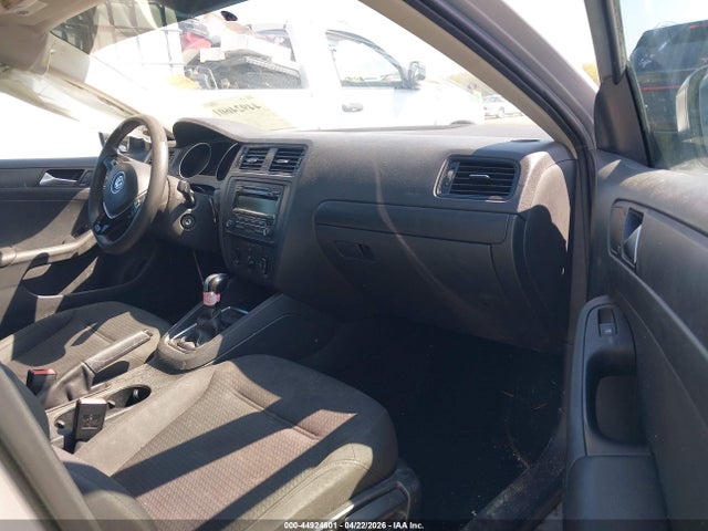 Продаж на аукціоні авто 2015 Volkswagen Jetta 2.0l S, vin: 3VW2K7AJ5FM412811, номер лоту: 44924601
