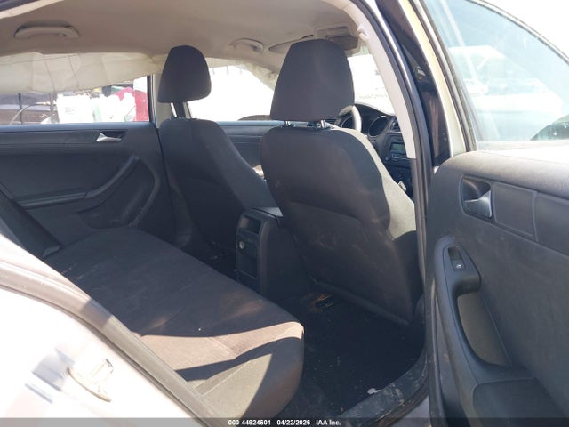 Продаж на аукціоні авто 2015 Volkswagen Jetta 2.0l S, vin: 3VW2K7AJ5FM412811, номер лоту: 44924601