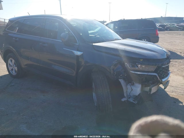 44924632 :رقم المزاد ، 5XYRGDLC1NG108175 vin ، 2022 Kia Sorento Lx مزاد بيع