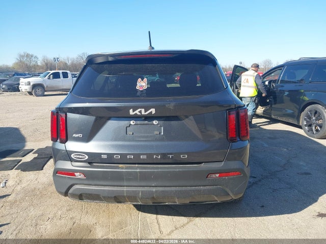 44924632 :رقم المزاد ، 5XYRGDLC1NG108175 vin ، 2022 Kia Sorento Lx مزاد بيع
