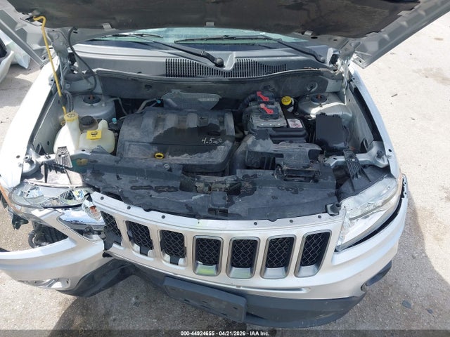 44924655 :رقم المزاد ، 1J4NF5FB8BD167156 vin ، 2011 Jeep Compass Limited مزاد بيع