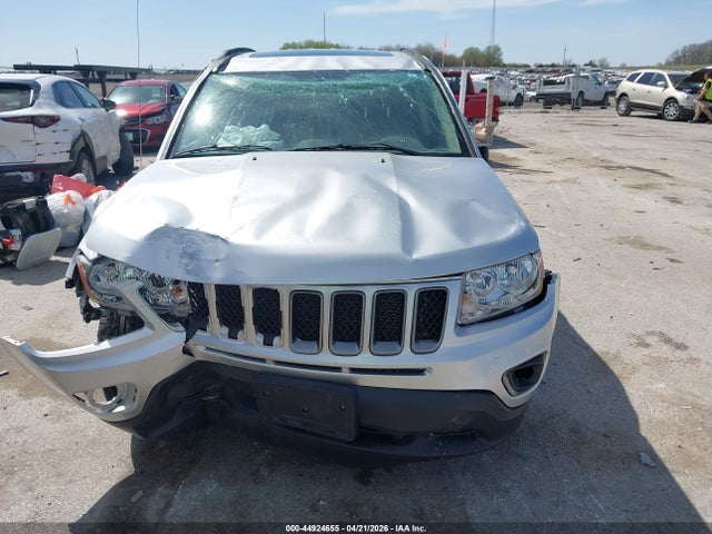 44924655 :رقم المزاد ، 1J4NF5FB8BD167156 vin ، 2011 Jeep Compass Limited مزاد بيع