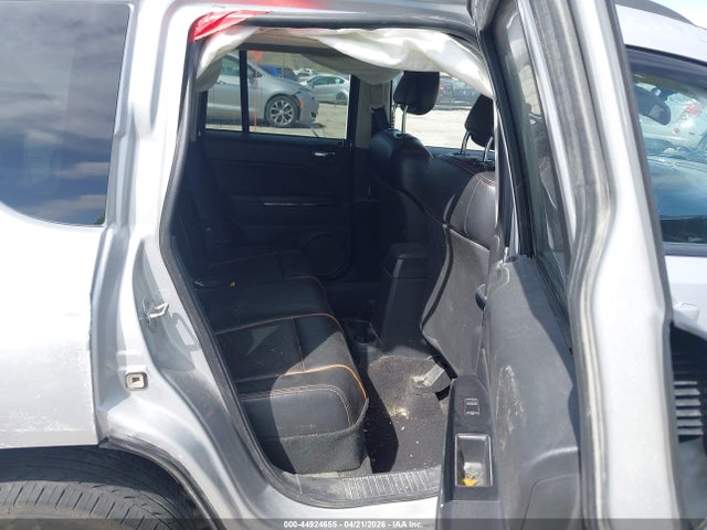 44924655 :رقم المزاد ، 1J4NF5FB8BD167156 vin ، 2011 Jeep Compass Limited مزاد بيع