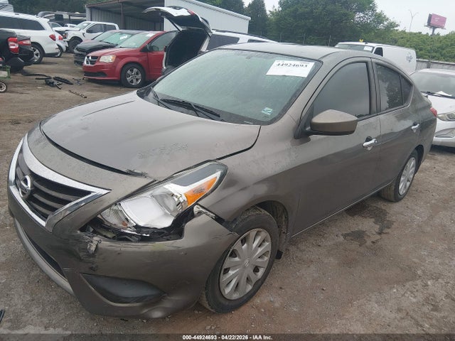 44924693 :رقم المزاد ، 3N1CN7AP8FL832154 vin ، 2015 Nissan Versa 1.6 Sv مزاد بيع