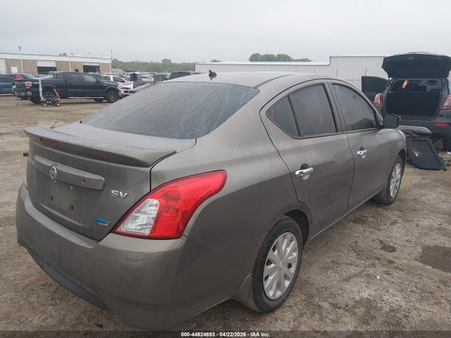 44924693 :رقم المزاد ، 3N1CN7AP8FL832154 vin ، 2015 Nissan Versa 1.6 Sv مزاد بيع