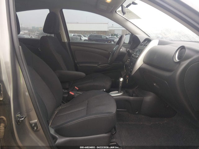 44924693 :رقم المزاد ، 3N1CN7AP8FL832154 vin ، 2015 Nissan Versa 1.6 Sv مزاد بيع