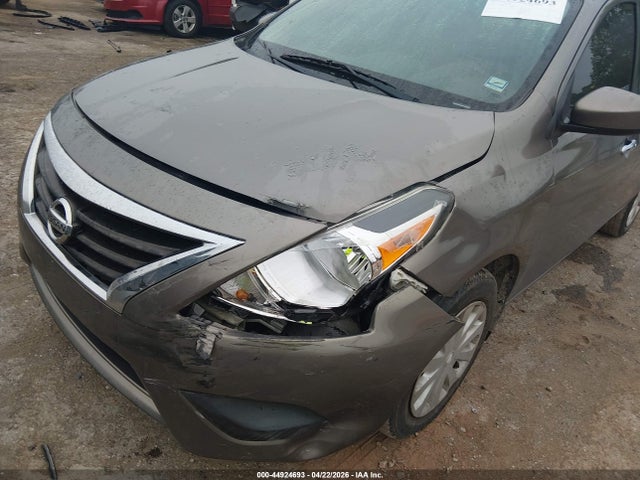 44924693 :رقم المزاد ، 3N1CN7AP8FL832154 vin ، 2015 Nissan Versa 1.6 Sv مزاد بيع