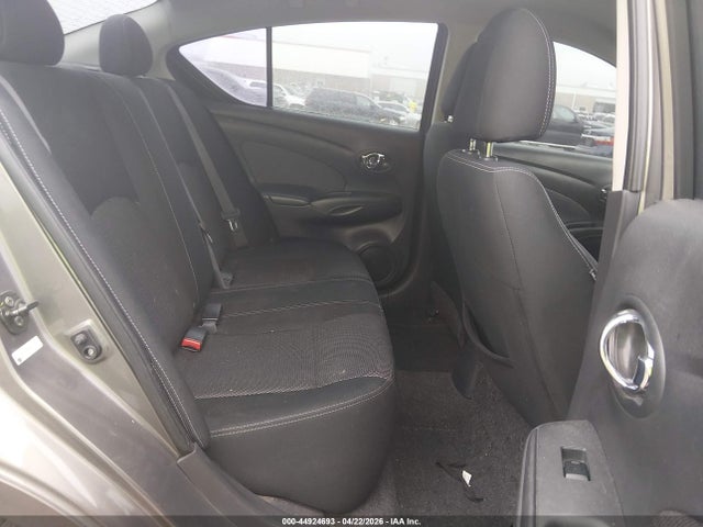 44924693 :رقم المزاد ، 3N1CN7AP8FL832154 vin ، 2015 Nissan Versa 1.6 Sv مزاد بيع