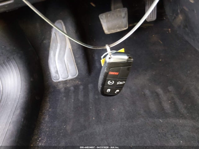 44924697 :رقم المزاد ، 1C3CCCEG8FN540126 vin ، 2015 Chrysler 200 C مزاد بيع