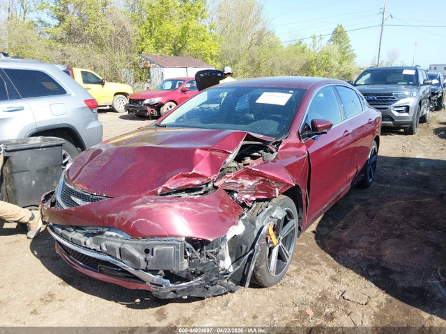 44924697 :رقم المزاد ، 1C3CCCEG8FN540126 vin ، 2015 Chrysler 200 C مزاد بيع