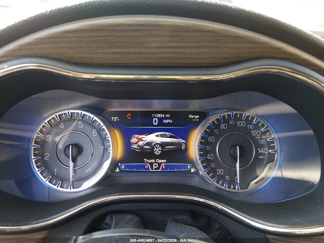 44924697 :رقم المزاد ، 1C3CCCEG8FN540126 vin ، 2015 Chrysler 200 C مزاد بيع