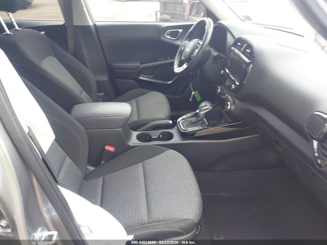 2022 Kia Soul Ex მანქანა იყიდება აუქციონზე, vin: KNDJ33AU2N7805527, აუქციონის ნომერი: 44924699