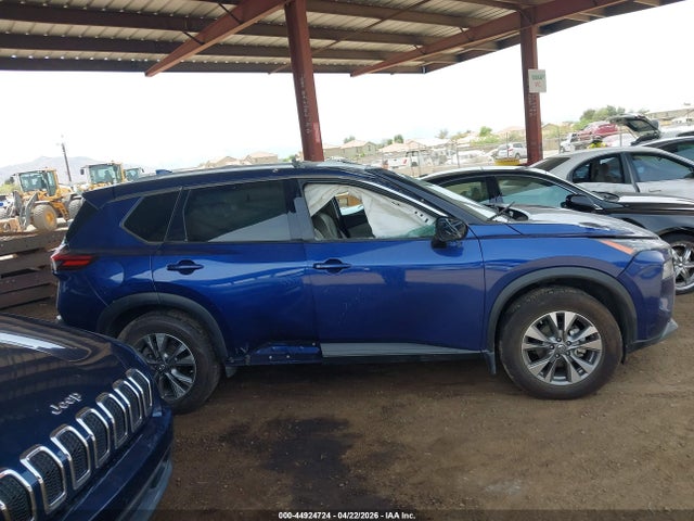 JN8AT3BA0MW015995 Nissan Rogue Sv Fwd