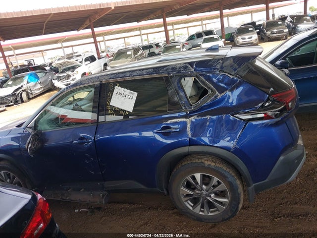 JN8AT3BA0MW015995 Nissan Rogue Sv Fwd
