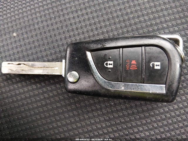 2T3F1RFV7NW272031 Toyota RAV4 LE