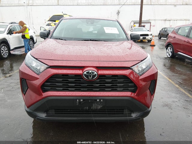 2T3F1RFV7NW272031 Toyota RAV4 LE