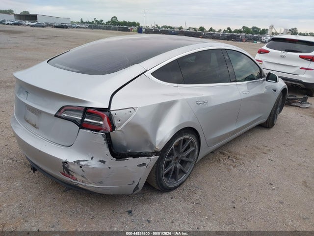 5YJ3E1EA9JF033071 Tesla MODEL 3