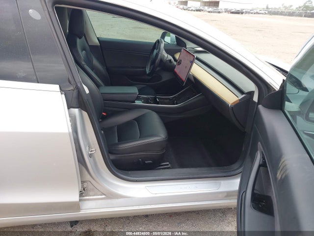 5YJ3E1EA9JF033071 Tesla MODEL 3