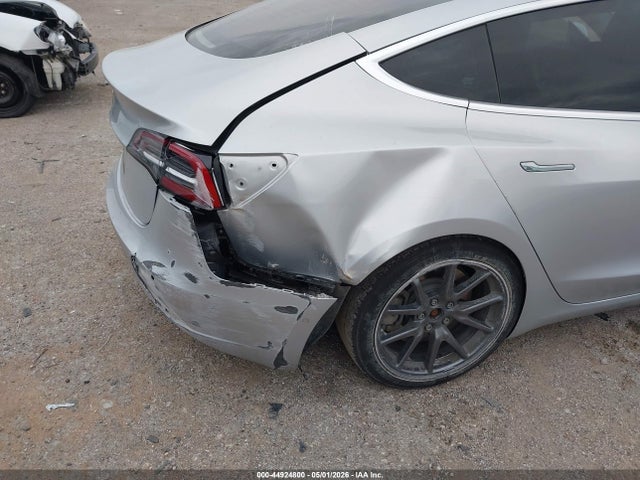 5YJ3E1EA9JF033071 Tesla MODEL 3