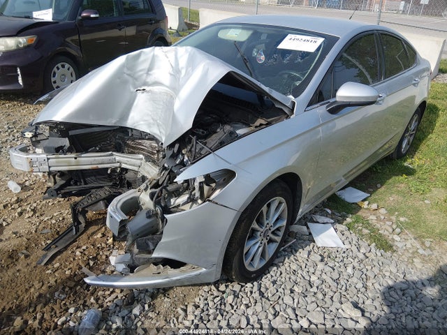 3FA6P0HD9HR165673 Ford FUSION SE