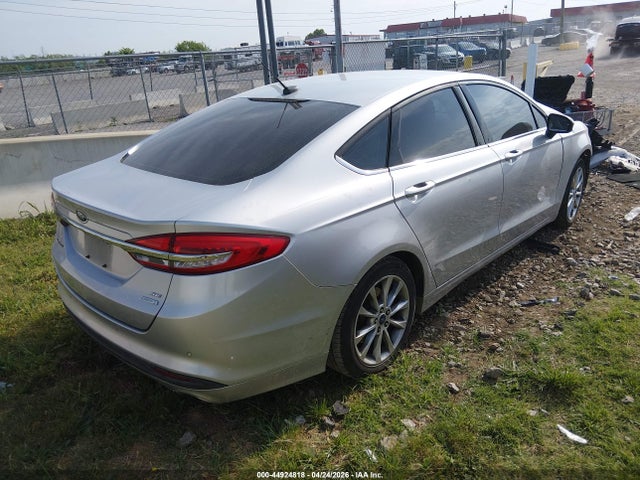 3FA6P0HD9HR165673 Ford FUSION SE
