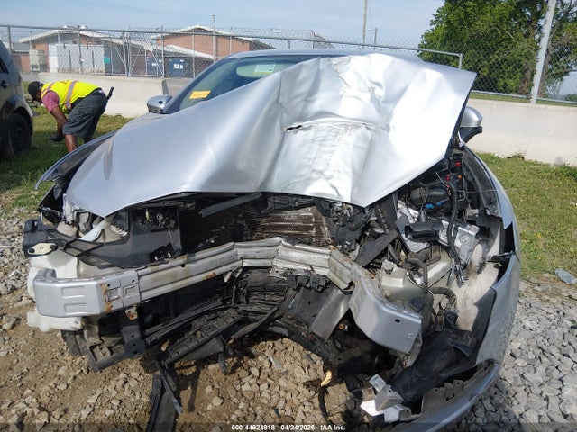 3FA6P0HD9HR165673 Ford FUSION SE