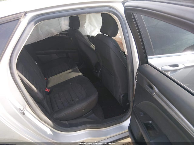 3FA6P0HD9HR165673 Ford FUSION SE