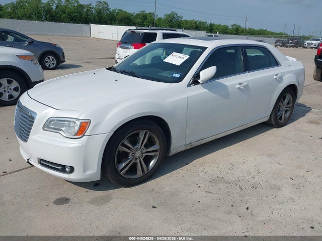 2013 Chrysler 300 Motown მანქანა იყიდება აუქციონზე, vin: 2C3CCAAG6DH520697, აუქციონის ნომერი: 44924828