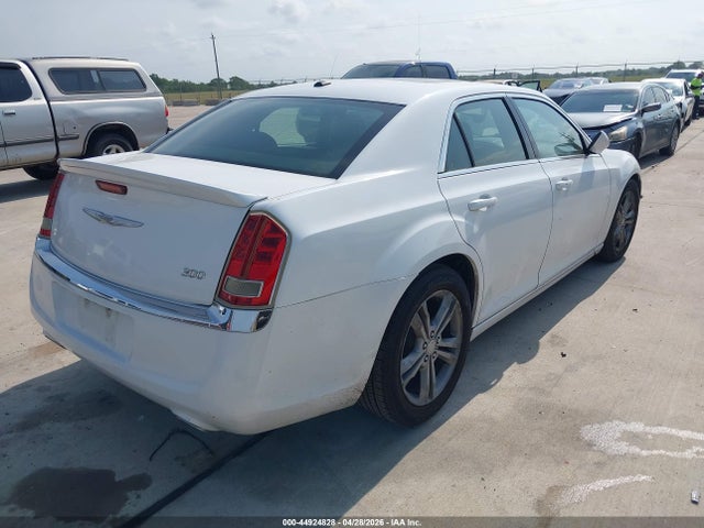 2013 Chrysler 300 Motown მანქანა იყიდება აუქციონზე, vin: 2C3CCAAG6DH520697, აუქციონის ნომერი: 44924828
