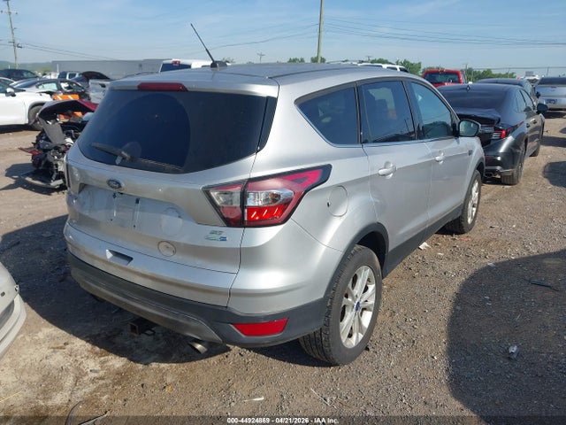 44924869 :رقم المزاد ، 1FMCU9GD5HUA35261 vin ، 2017 Ford Escape Se مزاد بيع
