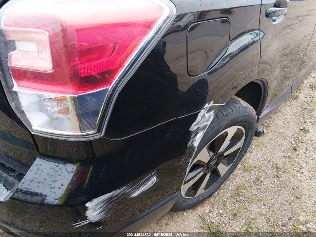 Subaru Forester 2.5i Premium 2018 JF2SJAGC7JH484488 Image 18
