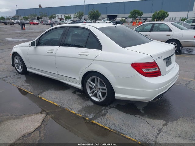 Продаж на аукціоні авто 2013 Mercedes-benz C 250 Sport, vin: WDDGF4HB6DA798519, номер лоту: 44924895