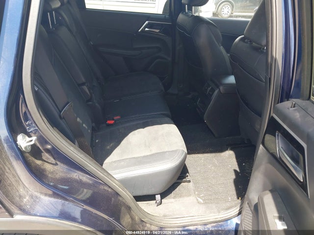 Продажа на аукционе авто 2024 Mitsubishi Outlander Se 2.5 2wd/se Black Edition S-awc/se Black Edition W/pano Roof S-awc, vin: JA4J3VA86RZ066200, номер лота: 44924919