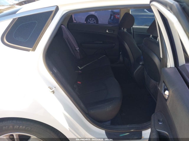 KNAGT4L35H5175214 KIA Optima Lx
