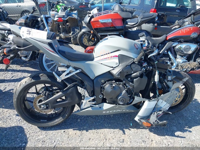 JH2PC40H2TK300013 Honda Cbr600 Rr