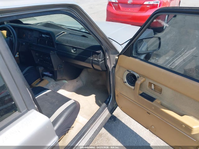 1992 Volvo 240 Gl მანქანა იყიდება აუქციონზე, vin: YV1AS8802N1467286, აუქციონის ნომერი: 44924984