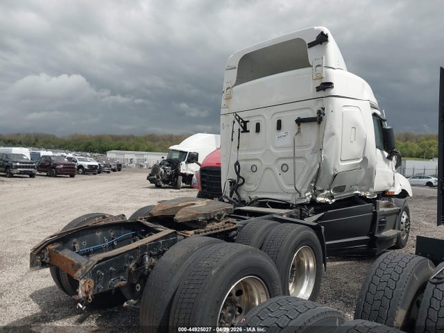 Продажа на аукционе авто 2024 Freightliner New Cascadia 116, vin: 3AKJHPDV4RSUA9151, номер лота: 44925027